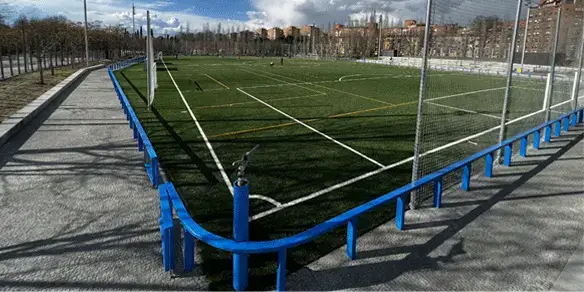 Photographie du terrain de football de Madrid Rio